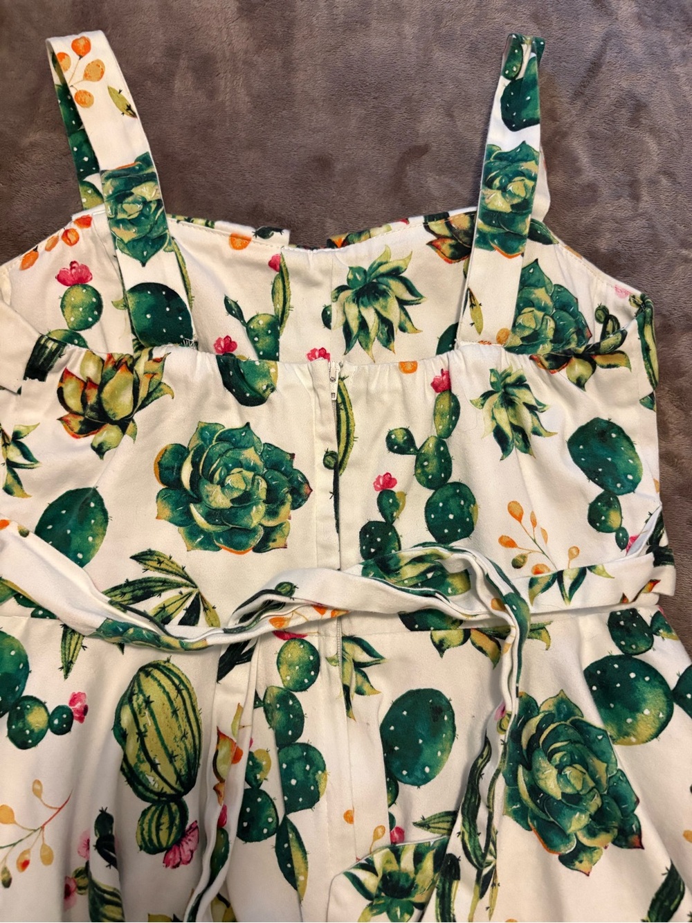White Cactus-Print Sleeveless Mini Dress with Green Botanical Motif - Picture 11 of 12
